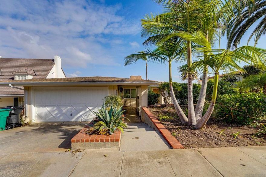 Nestled on a quiet street with Sprawling Panoramic Views from Mountains to Downtown Skyline! Located in the Point Loam area, This oversized .24-acre lot offers room for your own playground. The generously sized home features an open floor plan. The main level boasts 3 bedrooms and 1.5 bathrooms, flowing into the kitchen/dining area with Mountain and City Views. The lower level provides additional living space, including a great room, workshop, and yard access. The home has 4 + bedrooms, 2.5 bathrooms, 1,955 sq ft, and a 2-car garage. Renovated in 2013.