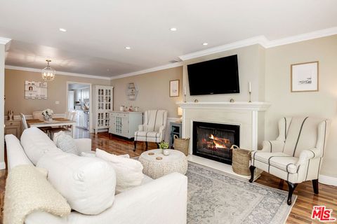 Photo of 4443 Saugus Avenue #3, Sherman Oaks, CA 91403 (MLS # 25622499)