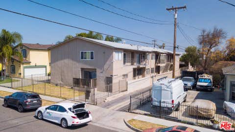 Photo of 1017 W 95th Street, Los Angeles, CA 90044 (MLS # 26888261)