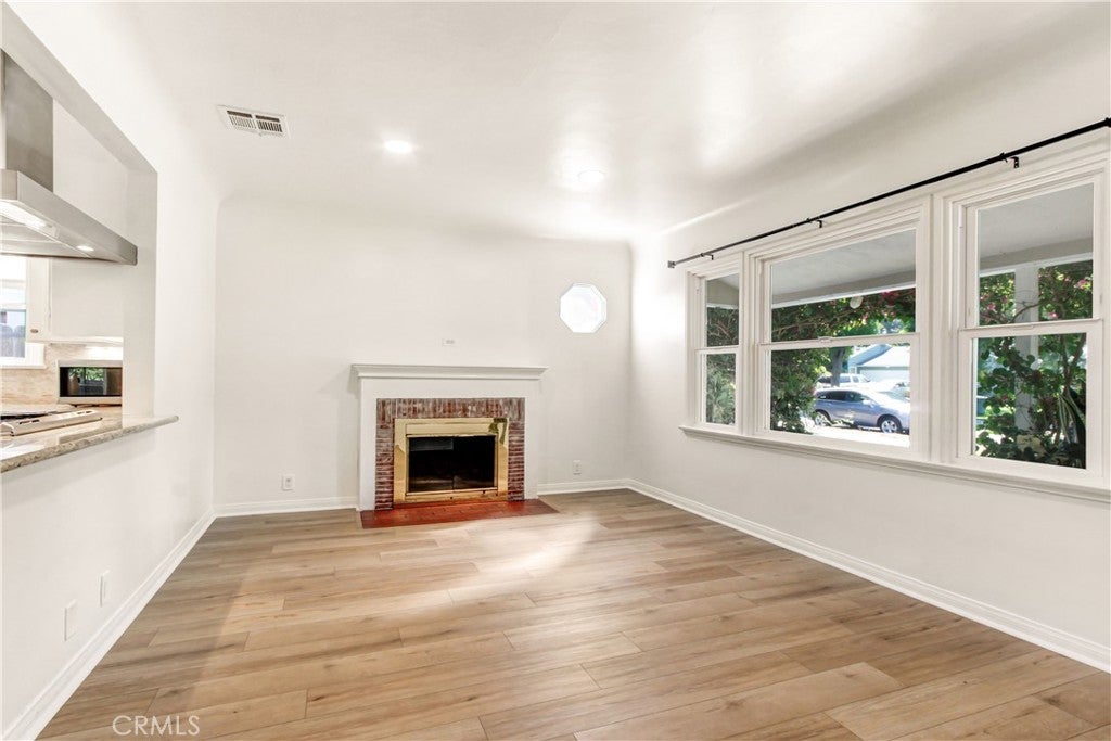 351 W Elm Street