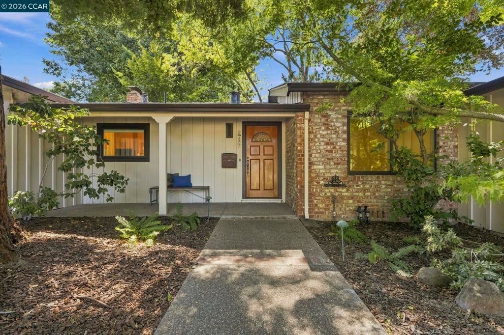2737 San Antonio Dr