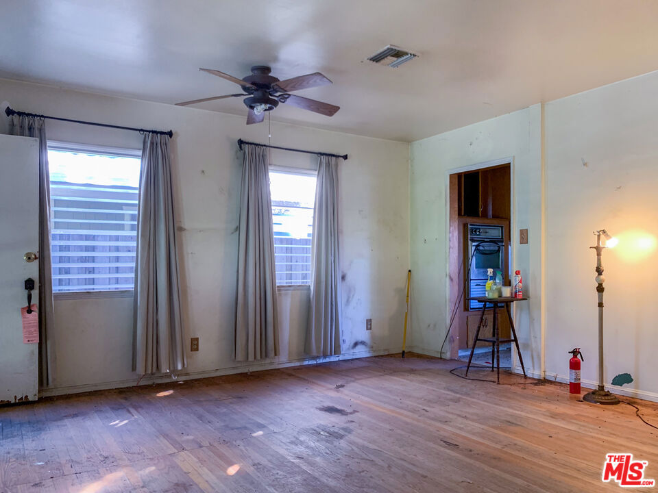 320 S Glenwood Place