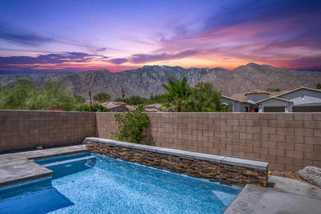 3764 Vista Dunes