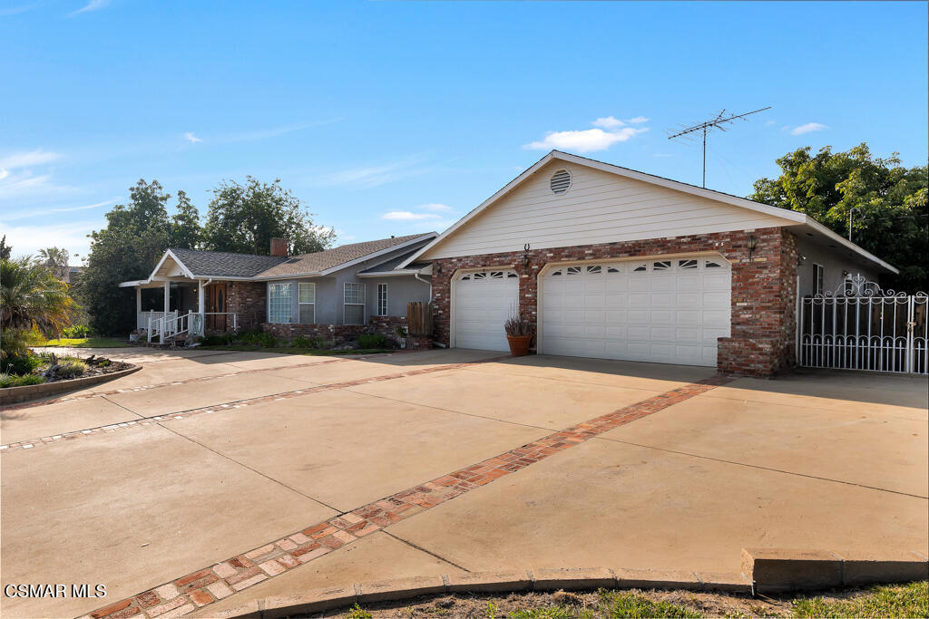 2881 Alamo Street