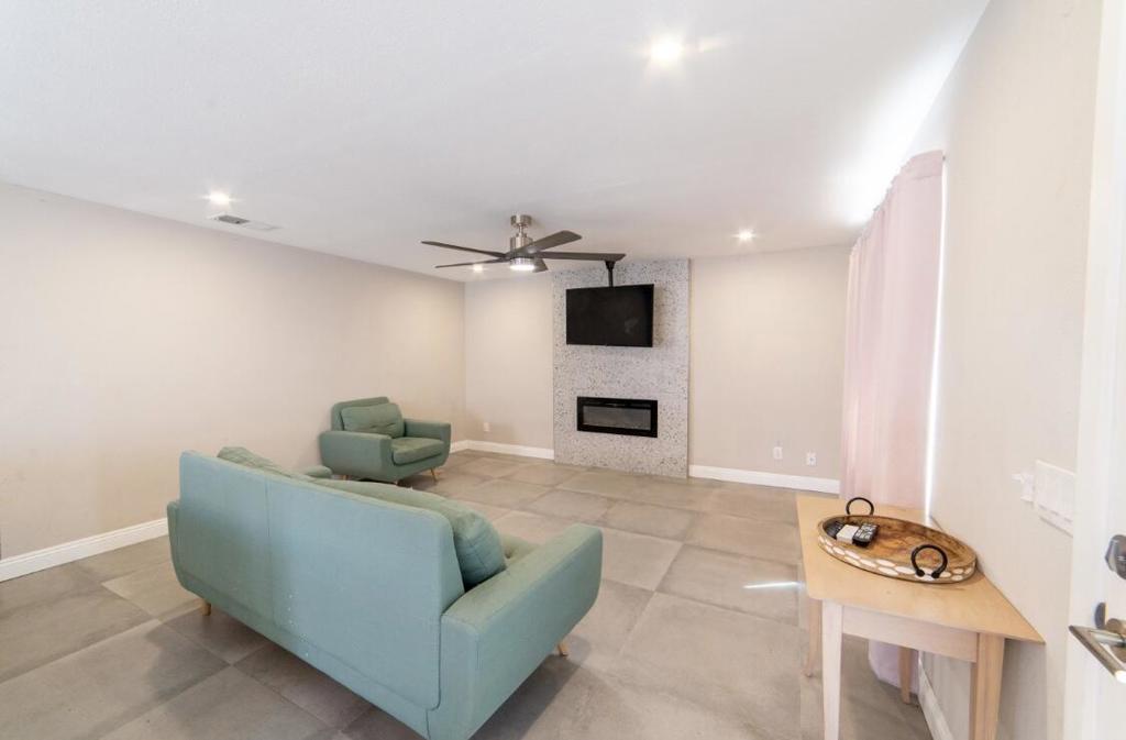 La Quinta Cove - Residential