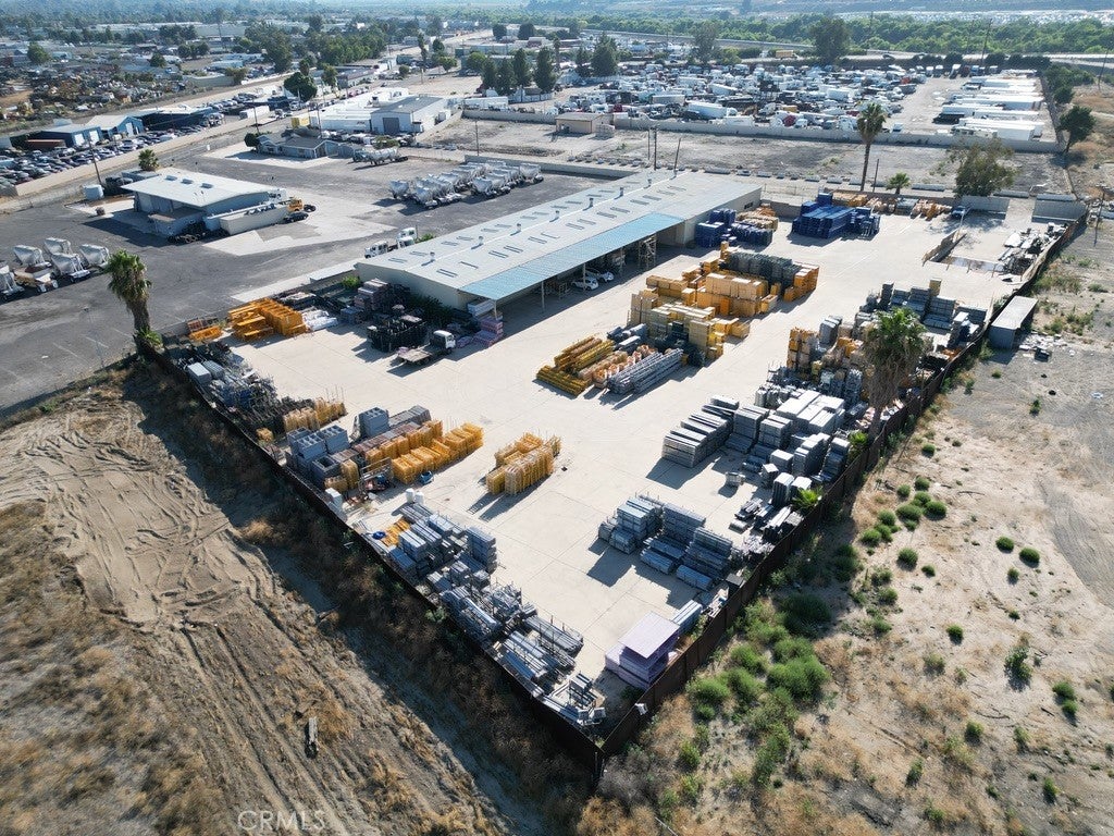2700 Security Ave, Colton, CA 92324