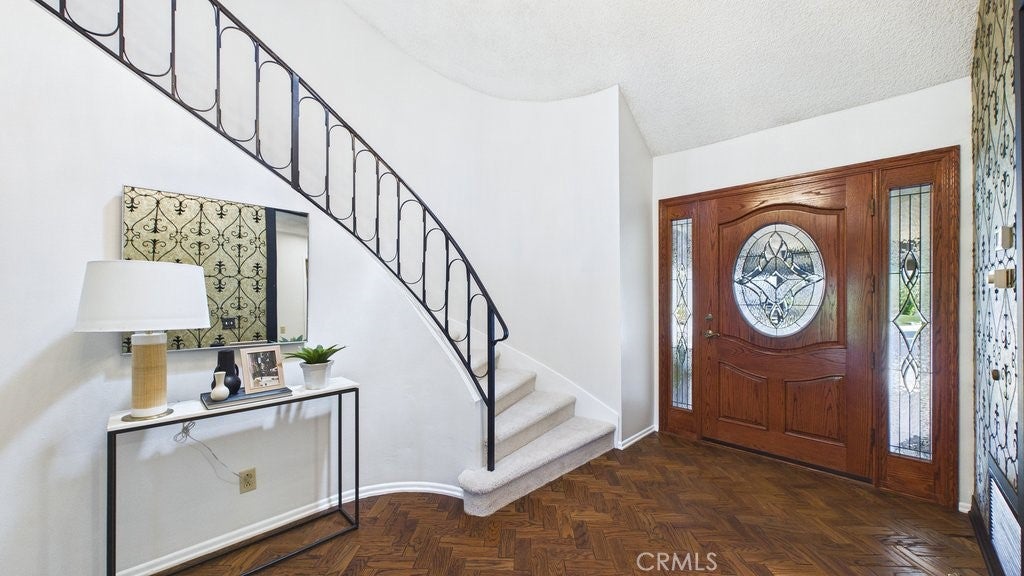 24187 Avenida Crescenta