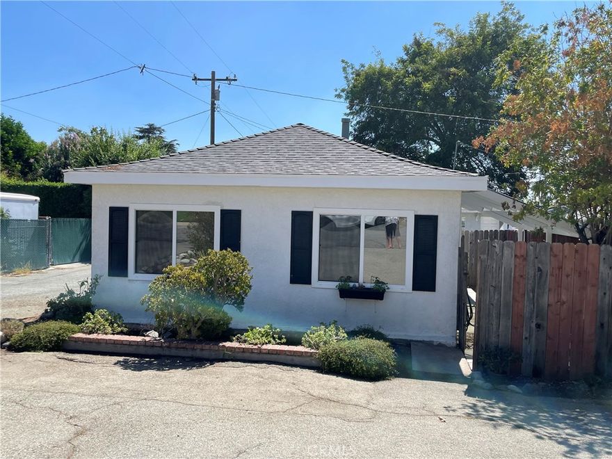 Great North Glendora location is this back house, (ADU) that is approx. 450 sq. ft. One bedroom with ample closet space. Attached bathroom with a walk-in shower. Nice size living room. Kitchen has a 4-burner gas stove. A new split a/c unit. A wall gas heater. Lamanite flooring and dryer hook ups and private covered patio with turf and dirt for room to garden. Room to park up to 2 cars in the driveway. 

Close to the Glendora Village, shopping and restaurants. Glendora Unified School District and close to St. Lucy's and the metro line.
