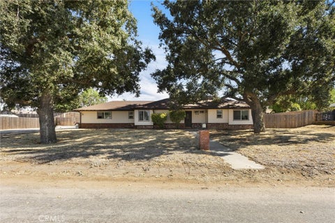 Photo of 19700 Mesa Drive, Tehachapi, CA 93561 (MLS # SR26175927)