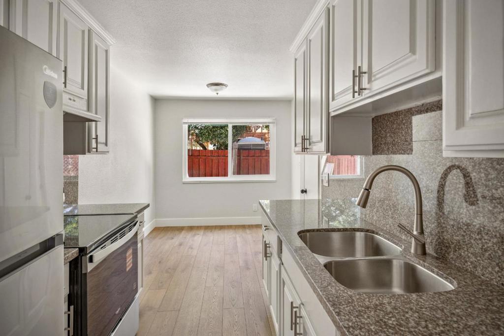 1179 Mesa Drive