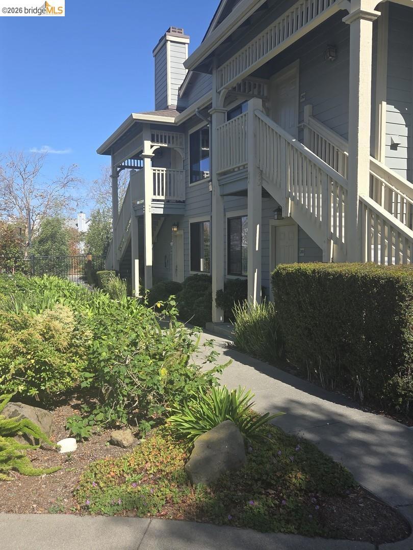 202 Shoreline CT
