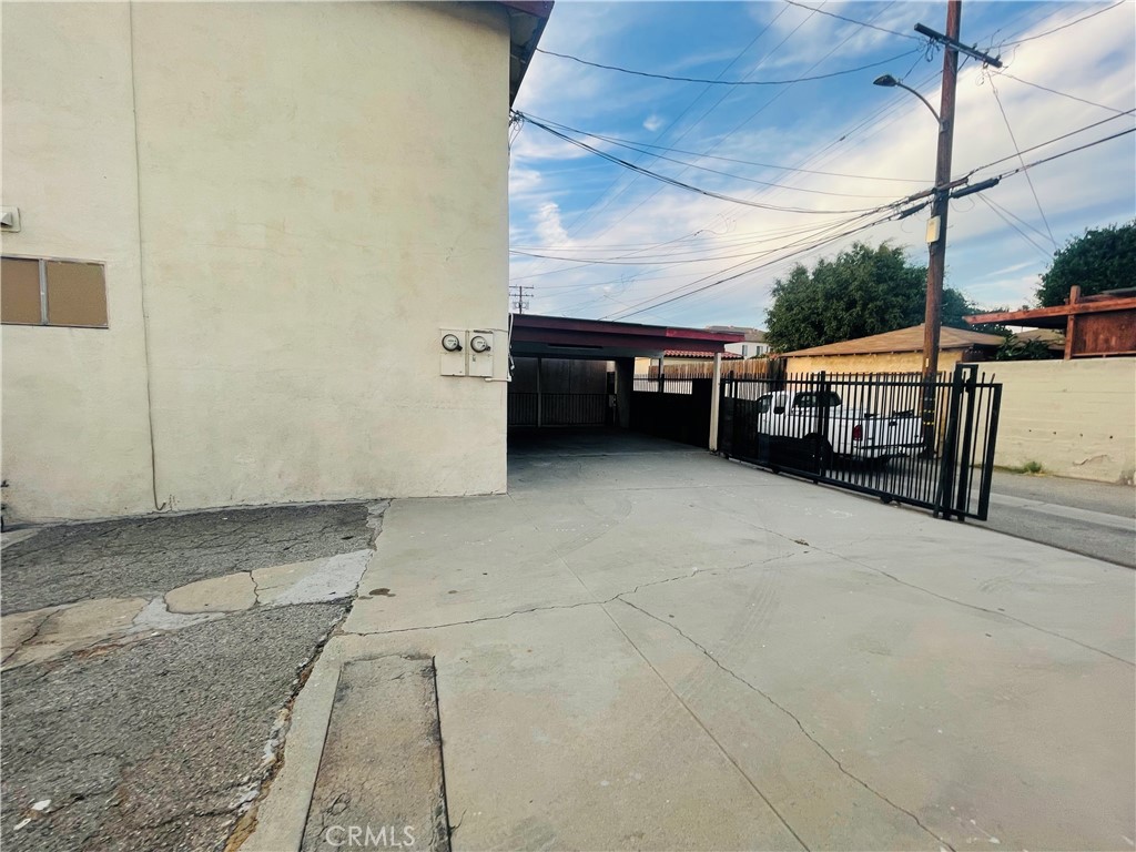 5609 E Beverly Boulevard