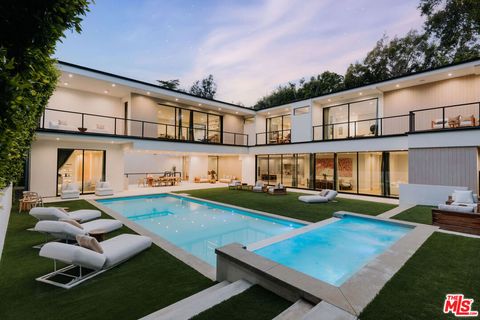 Photo of 260 S Canyon View Drive, Los Angeles, CA 90049 (MLS # 25567895)