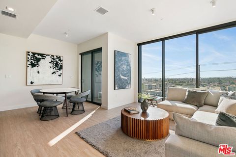 Photo of 3688 Overland Avenue #604, Los Angeles, CA 90034 (MLS # 26810791)