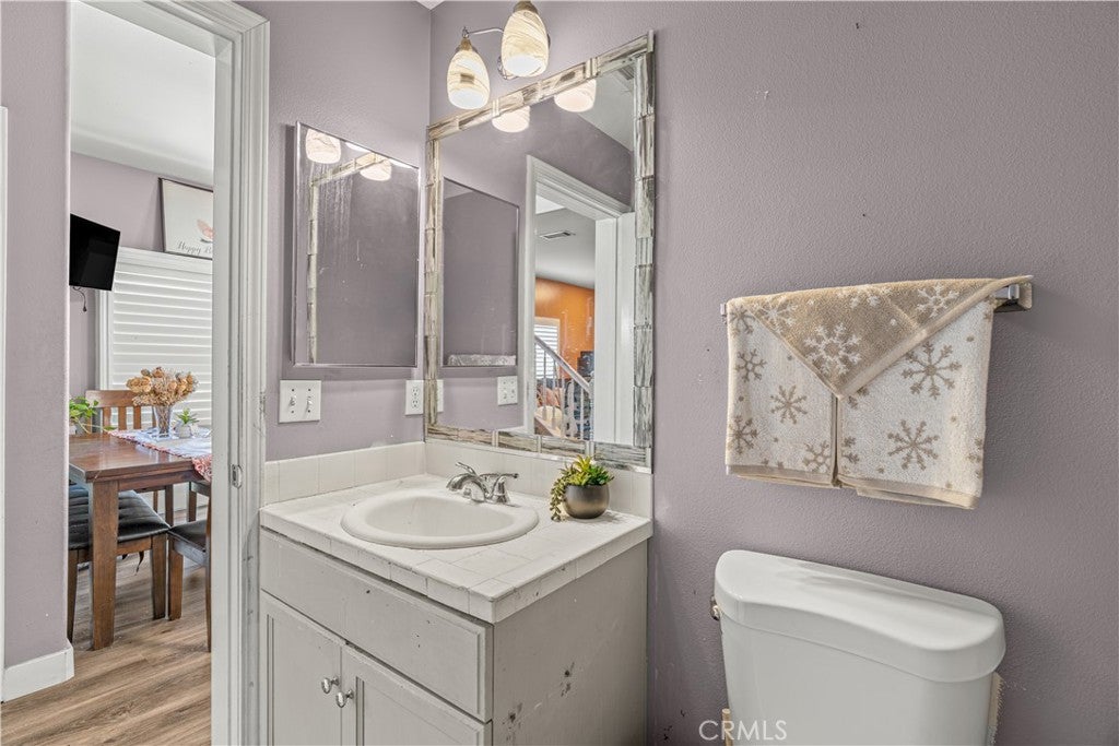 148 W Cherry Avenue