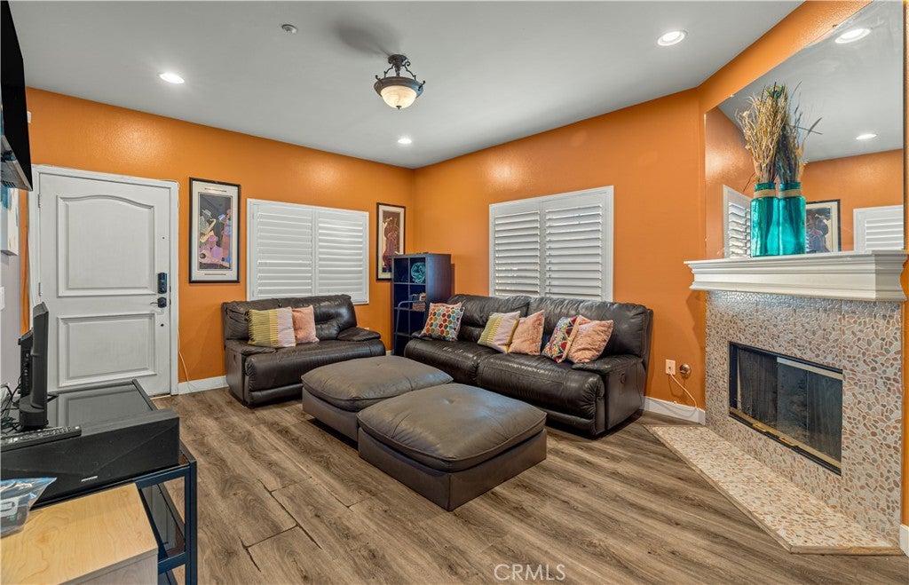 148 W Cherry Avenue