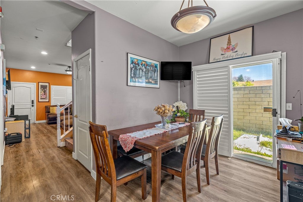 148 W Cherry Avenue