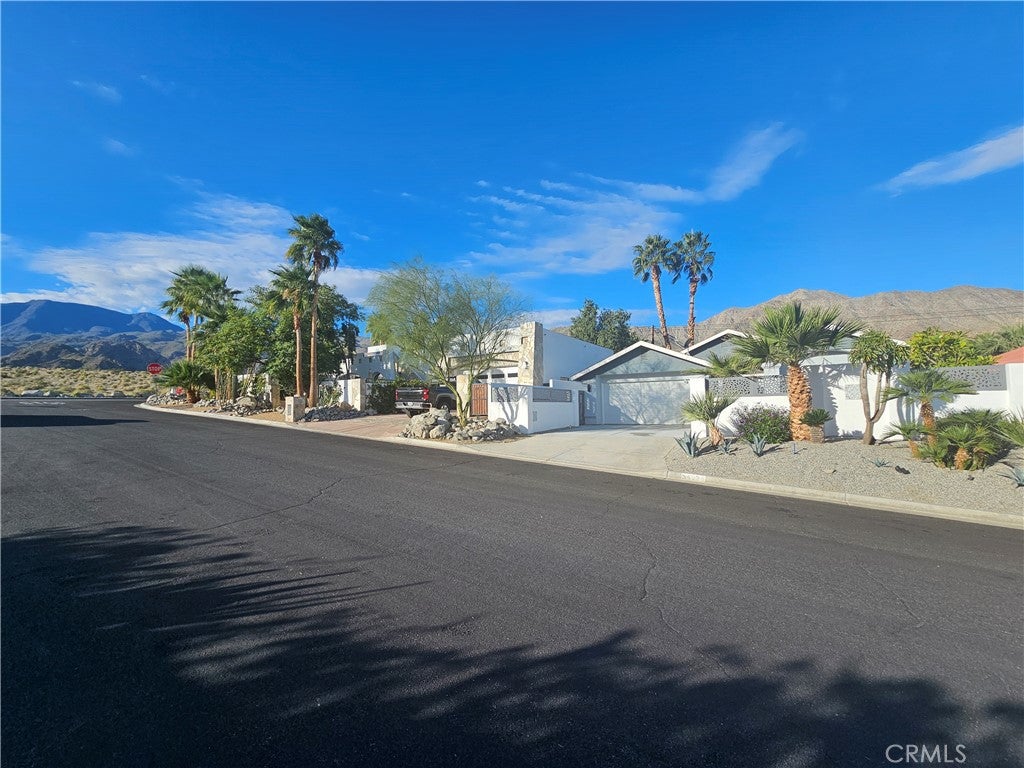 54925 Avenida Alvarado