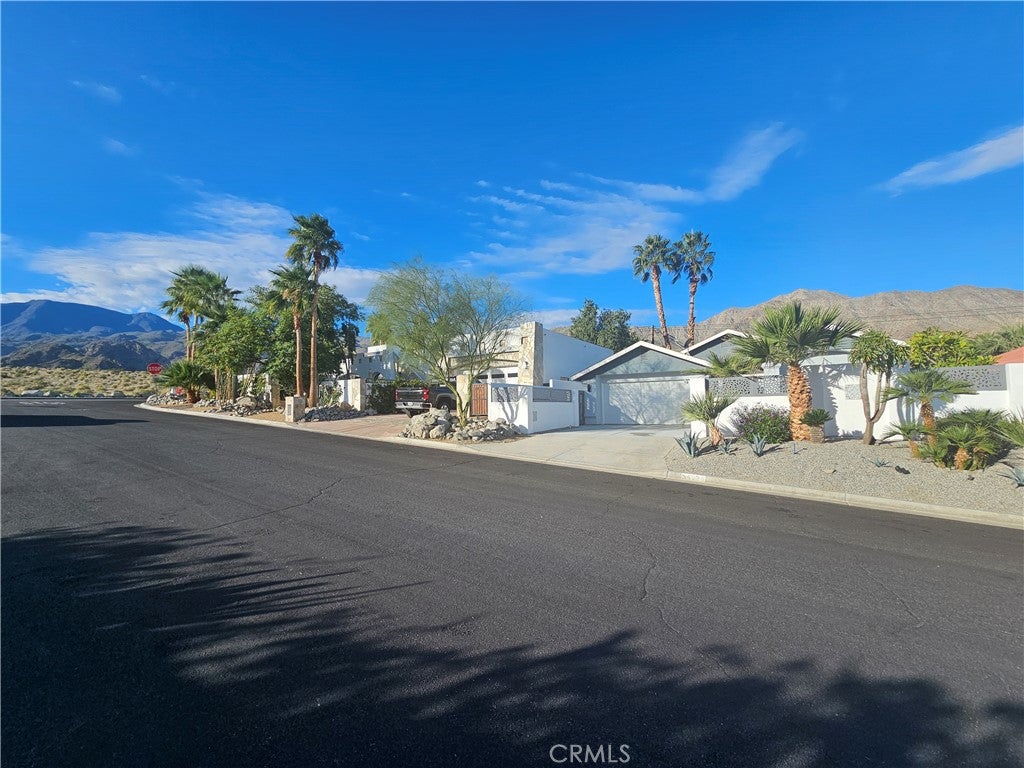 54925 Avenida Alvarado