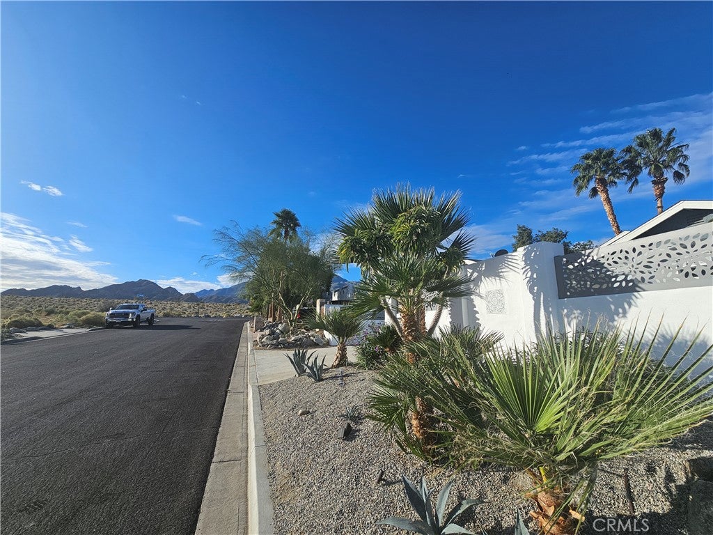 54925 Avenida Alvarado