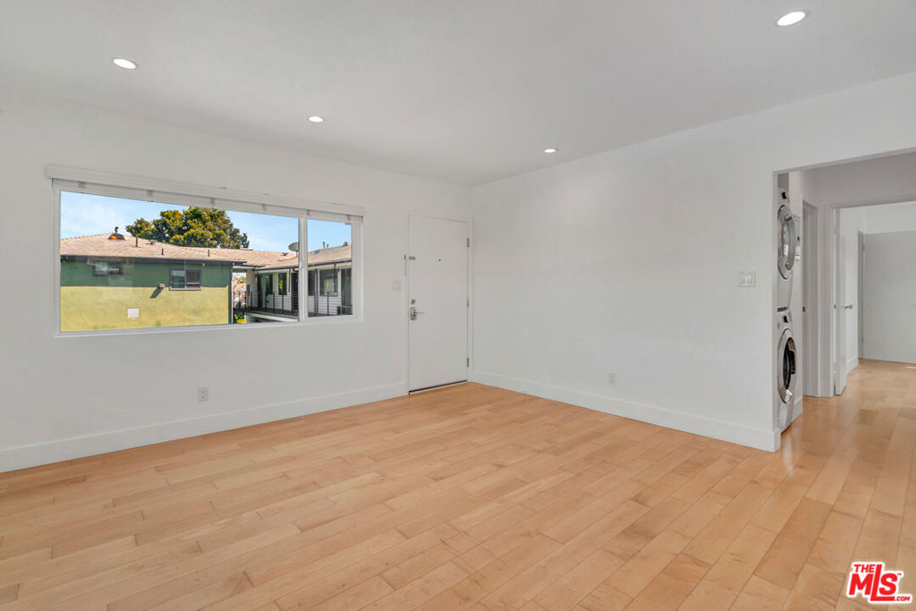 119 Paloma Avenue M