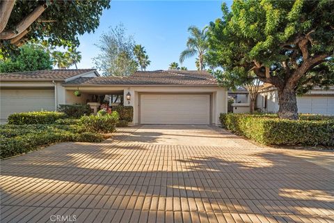 Photo of 3 Sea Cove Ln, Newport Beach, CA 92660 (MLS # OC26012843)