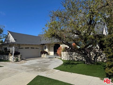 Photo of 4561 Don Felipe Drive, Los Angeles, CA 90008 (MLS # 26689041)