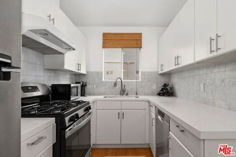 Tiny photo for 2431 3rd Street #9, Santa Monica, CA 90405 (MLS # 26633839)