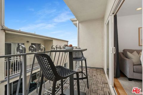 Tiny photo for 2431 3rd Street #9, Santa Monica, CA 90405 (MLS # 26633839)
