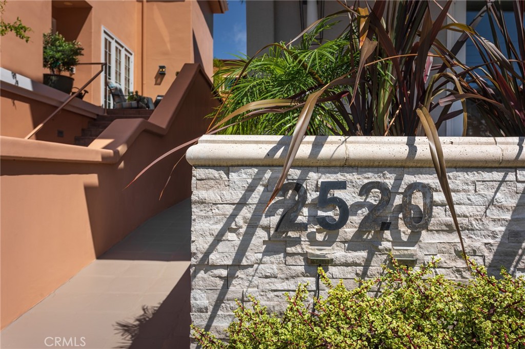 Corona del Mar South of PCH (CDMS) - Residential Lease