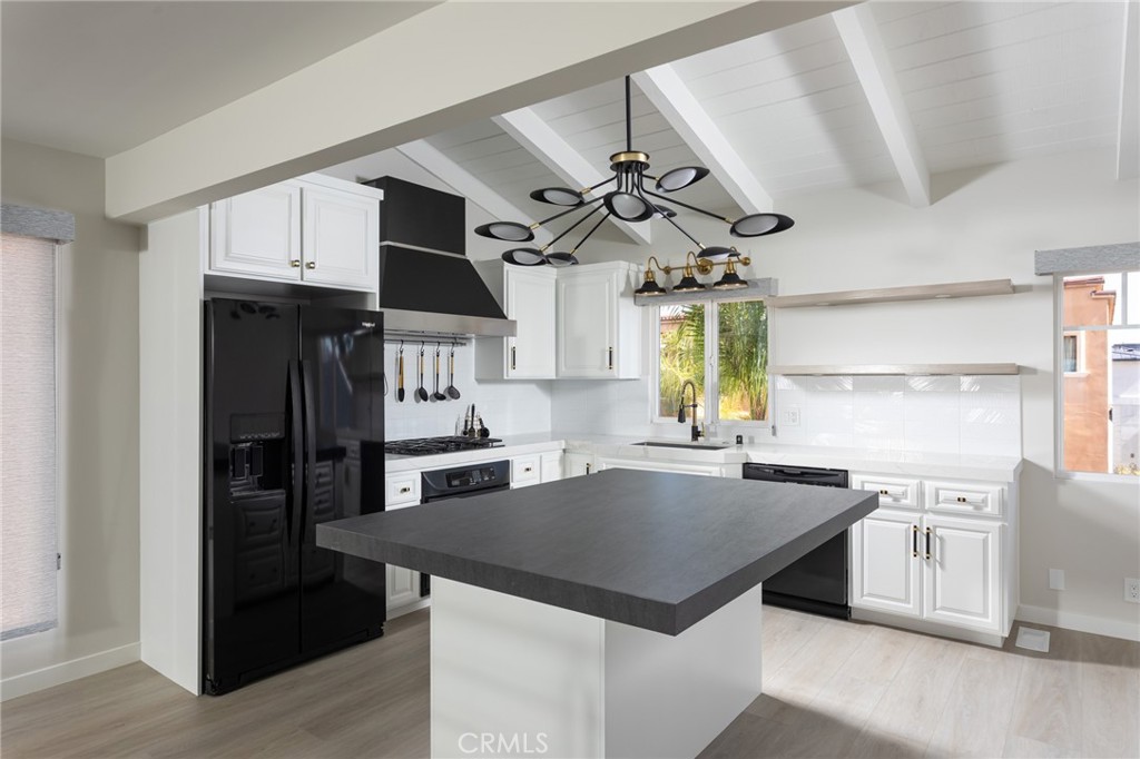 Corona del Mar South of PCH (CDMS) - Residential Lease