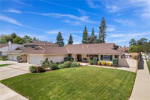 Photo of 10983 Topeka Drive, Northridge, CA 91326 (MLS # SR26081531)