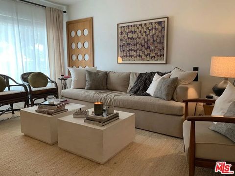 Photo of 534 Santa Clara Avenue #6, Venice, CA 90291 (MLS # 25629859)