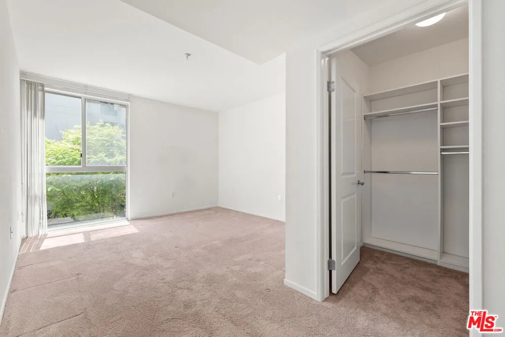 Los Angeles, California 90012, United States, 2 Bedrooms Bedrooms, ,2 BathroomsBathrooms,Residential,Active,188589