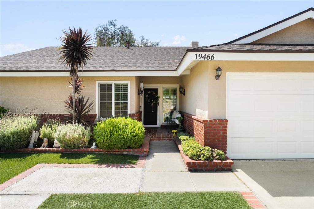 19466 Avenida Del Campo