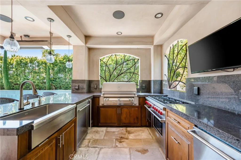 Newport Beach, California 92660, United States, 6 Bedrooms Bedrooms, ,7 BathroomsBathrooms,Residential,Active,181687