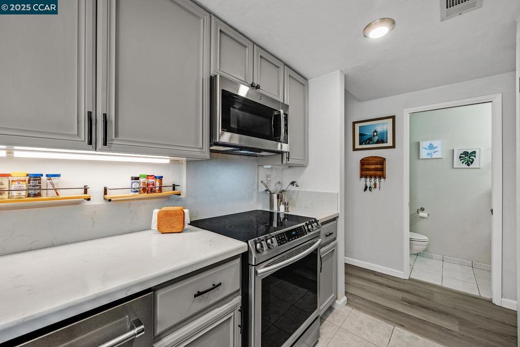 ELLINWOOD PARK - Residential