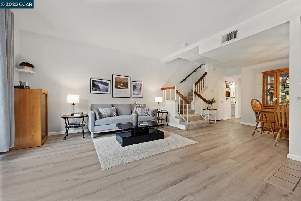 ELLINWOOD PARK - Residential