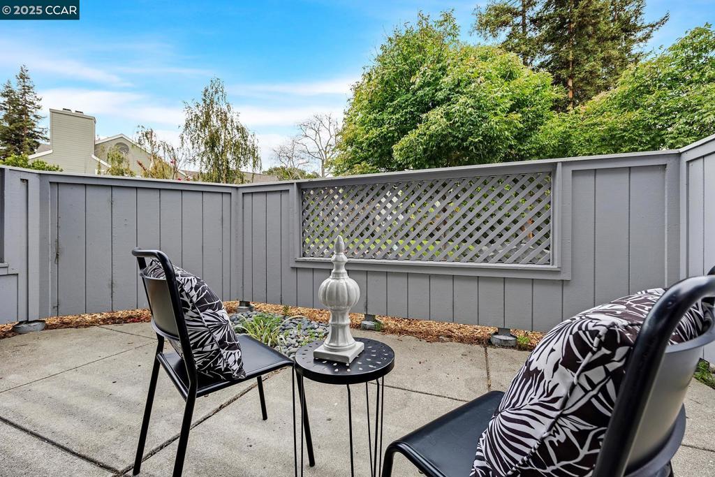 ELLINWOOD PARK - Residential