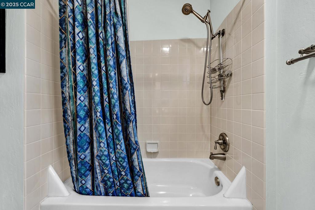 ELLINWOOD PARK - Residential