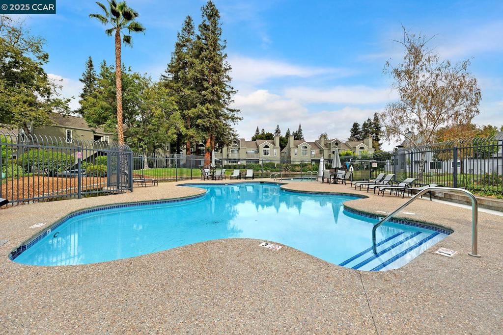 ELLINWOOD PARK - Residential