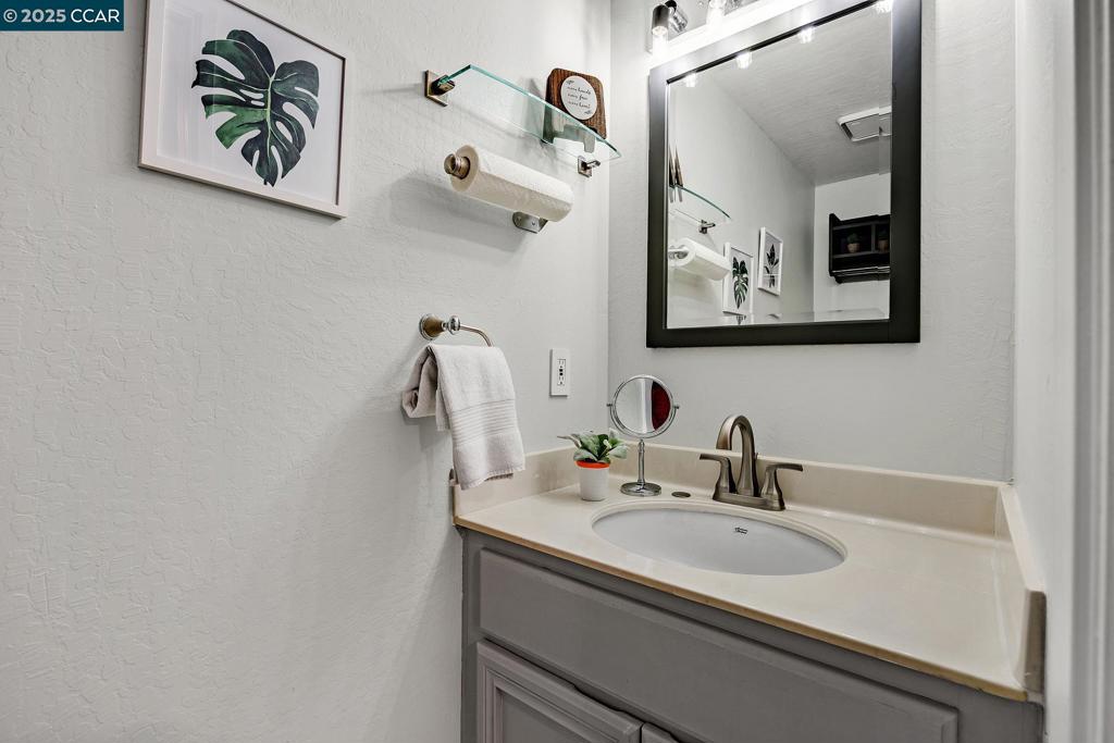 ELLINWOOD PARK - Residential