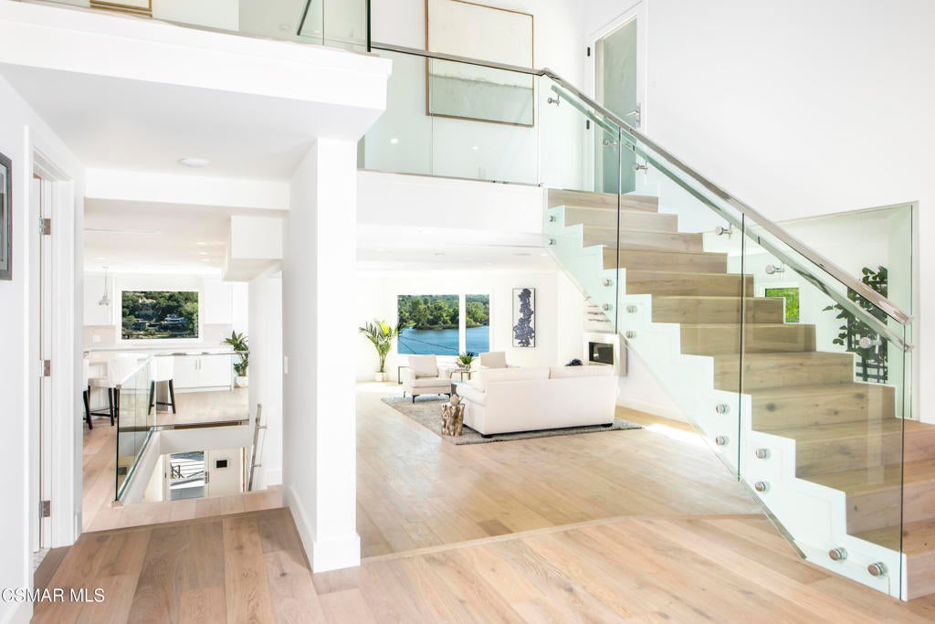 290 Lake Sherwood Drive