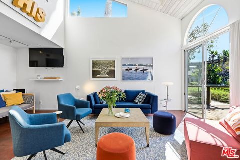 Photo of 469 Sherman Avenue, Venice, CA 90291 (MLS # 26655627)