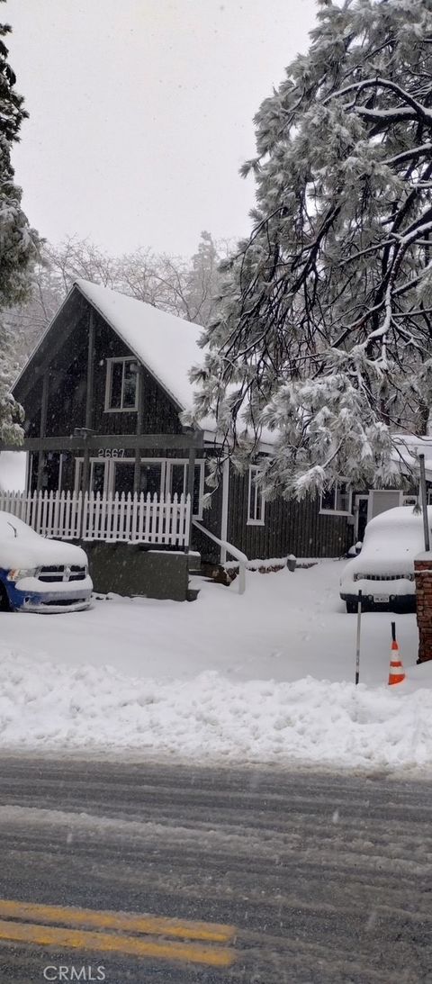 Photo of 2667 Hunsaker Dr, Running Springs, CA 92382 (MLS # IG25274129)