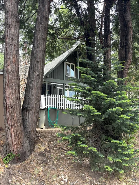 2667 Hunsaker Dr, Running Springs, CA 92382 - MLS#: IG25274129