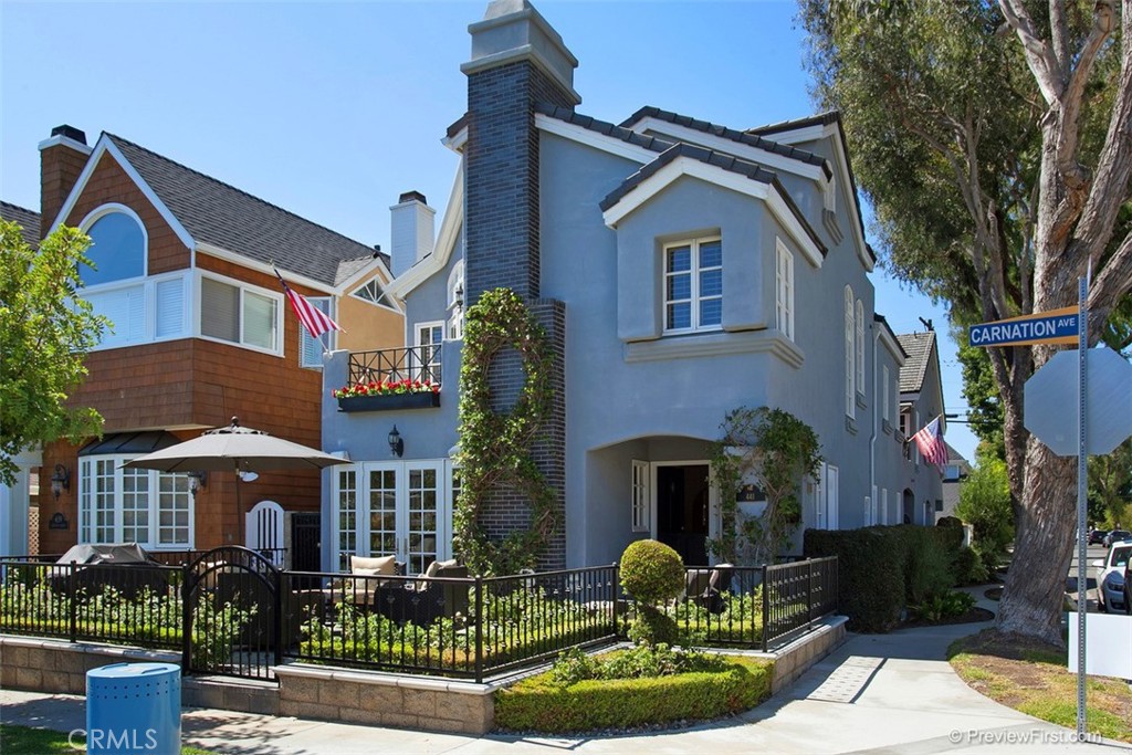 Corona del Mar South of PCH (CDMS) - Residential Lease