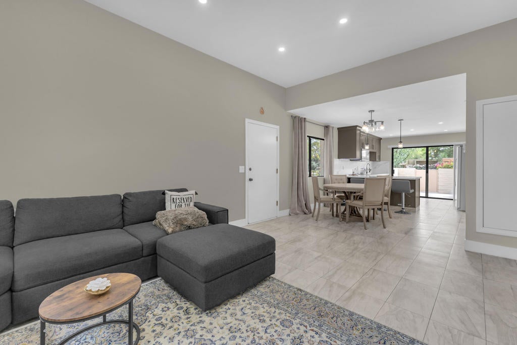 5803 Los Santos Drive 19