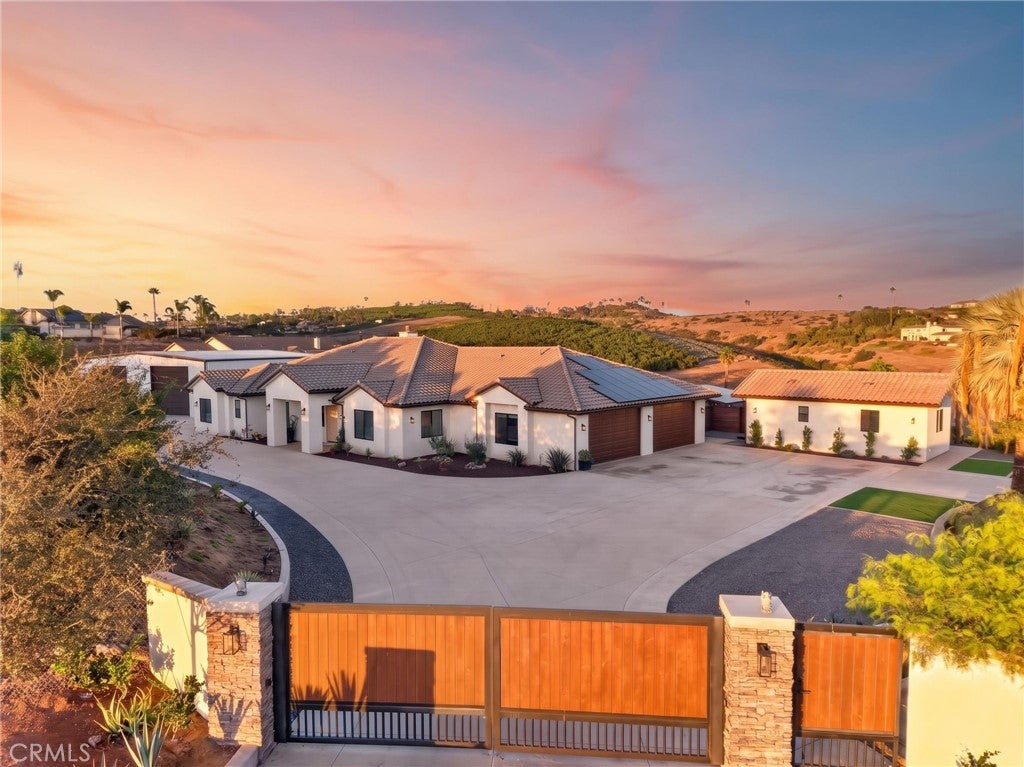 4574 Valle Del Sol