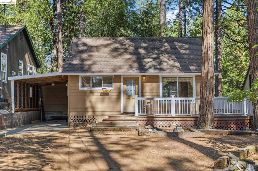 23117 Cresta Dr